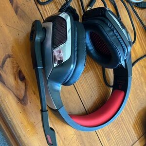 Gaming Headset with Microphone - Black and Red